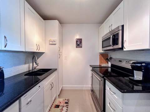 638 Snug Harbor Drive #E6, Boynton Beach FL - photo 13 of 38
