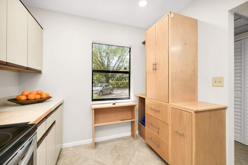 2 bedroom Condominium at 3077 Carambola Circle, Pond Apple Place Iv-B Condo, Coconut Creek — photo 4