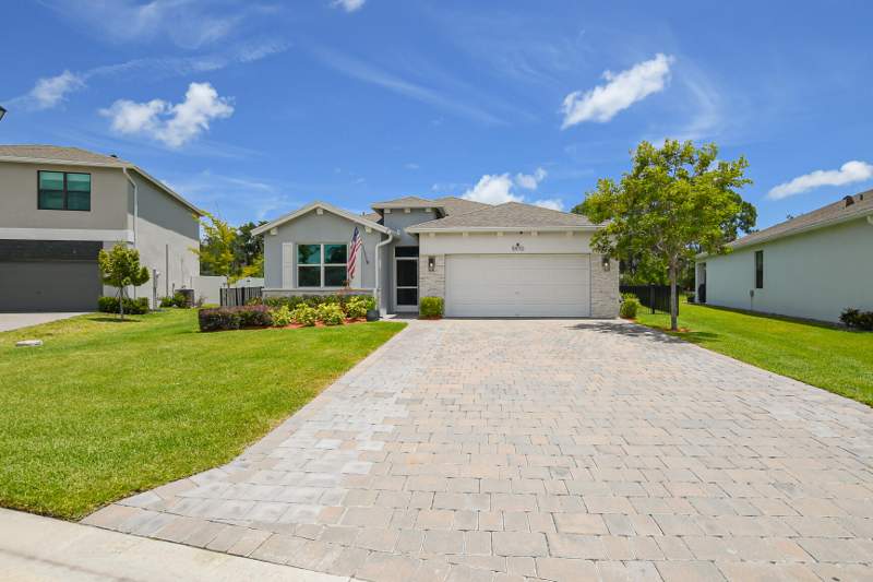4 bedroom Single Family Residence at 5970 SE Skyblue Circle, Kanner Lake (Aka Willow Pointe), Stuart — photo 2