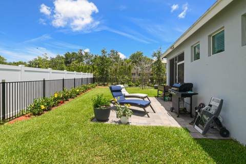 5970 SE Skyblue Circle, Stuart FL - photo 11 of 57