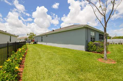 5970 SE Skyblue Circle, Stuart FL - photo 15 of 57