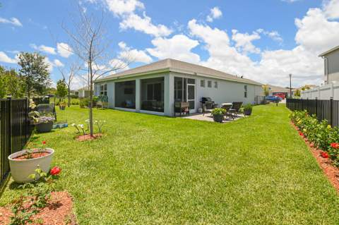 5970 SE Skyblue Circle, Stuart FL - photo 17 of 57