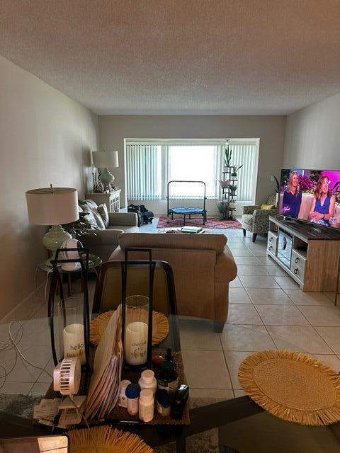 3186 Via Poinciana #306, Greenacres FL - photo 11 of 32