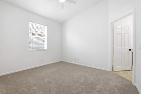 3068 Laurel Ridge Circle, Riviera Beach FL - photo 18 of 32