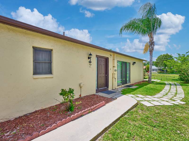 2 bedroom Villa at 5197 Minto Road, Mirror Lakes 1, Boynton Beach — photo 2