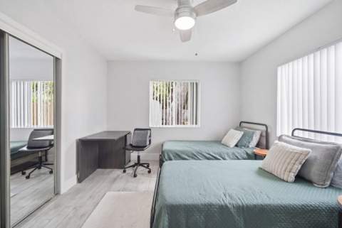 712 NE 10th Avenue, Pompano Beach FL - photo 13 of 23