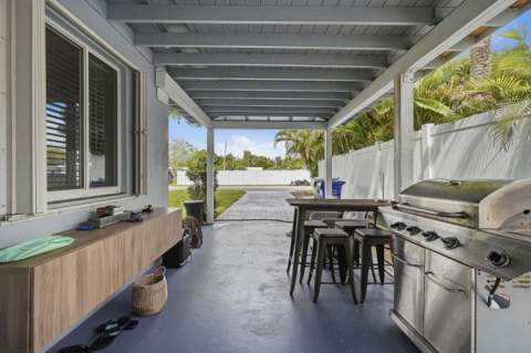 712 NE 10th Avenue, Pompano Beach FL - photo 17 of 23