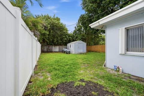 712 NE 10th Avenue, Pompano Beach FL - photo 19 of 23
