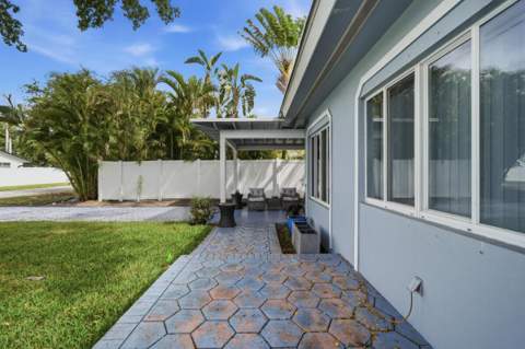 712 NE 10th Avenue, Pompano Beach FL - photo 21 of 23