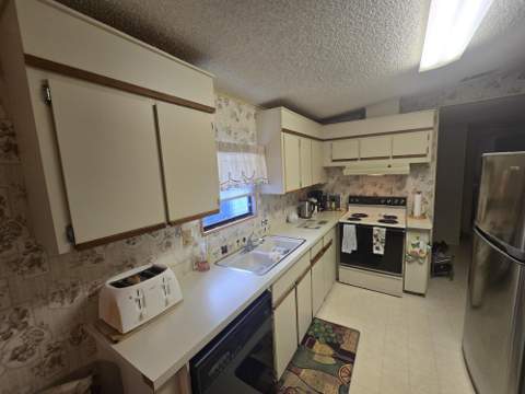 47 Flores Del Norte, Fort Pierce FL - photo 9 of 29