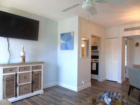 309 Circle Drive #204, Boynton Beach FL - photo 6 of 33