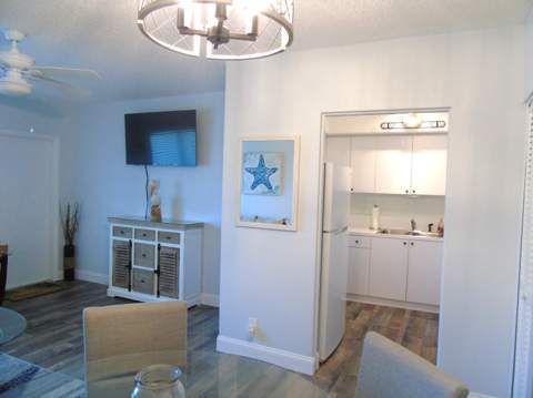 309 Circle Drive #204, Boynton Beach FL - photo 7 of 33