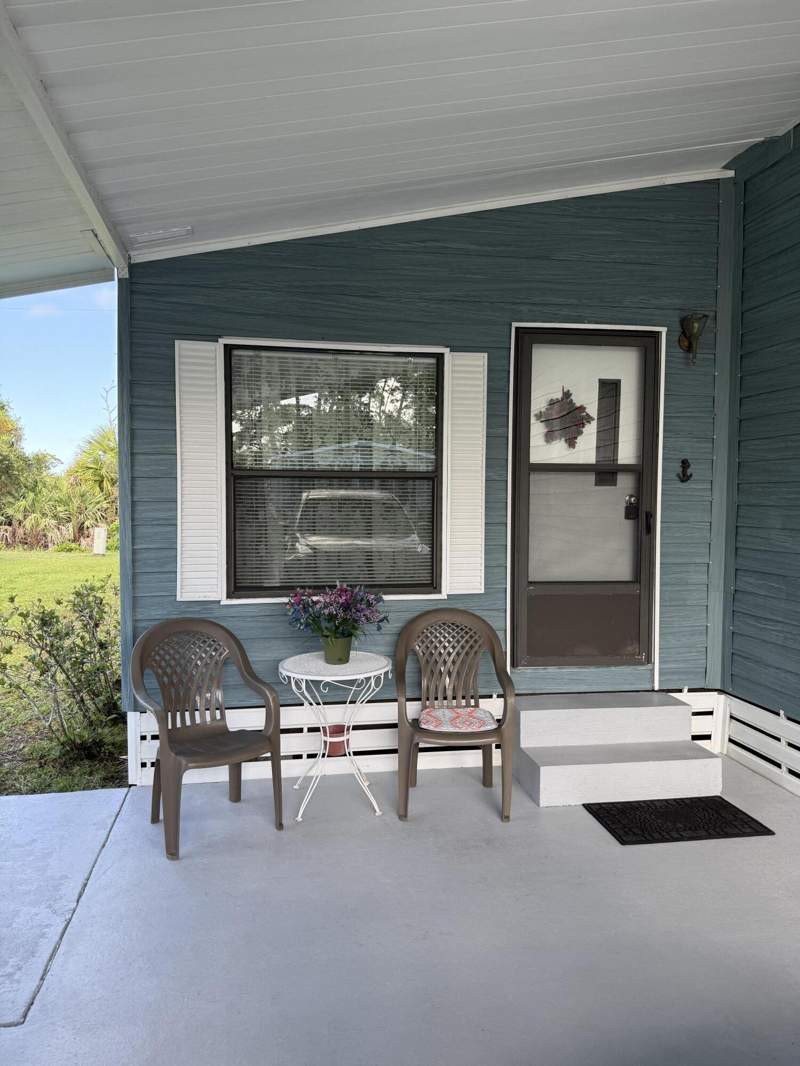 2 bedroom Manufactured Home at 47 Flores Del Norte, Spanish Lakes Country Club Village, Fort Pierce — photo 2