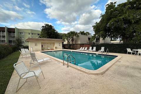 1700 Embassy Drive #504, West Palm Beach FL - photo 14 of 14