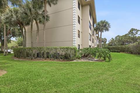3515 Village Boulevard #304, West Palm Beach FL - photo 13 of 31