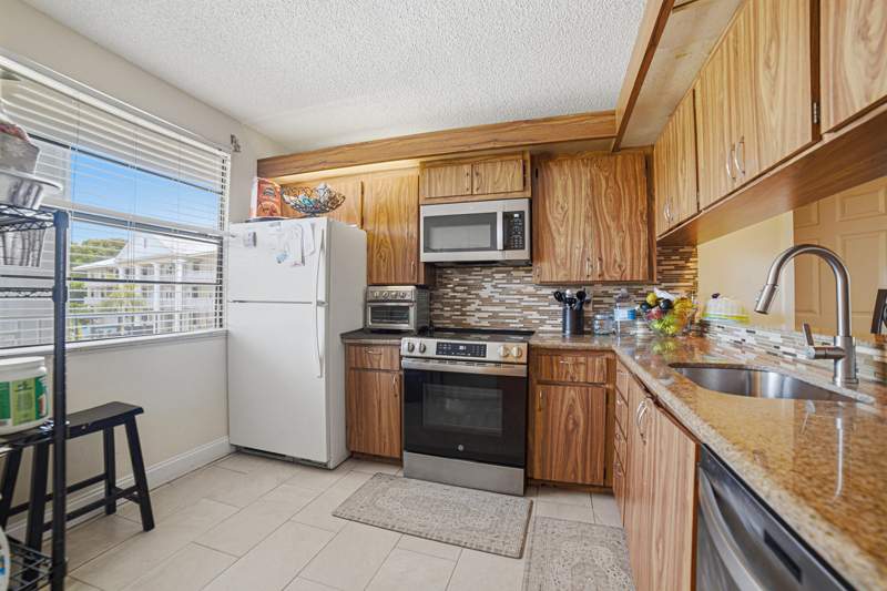 2 bedroom Condominium at 3515 Village Boulevard #304, Whitehall Village, West Palm Beach — photo 2