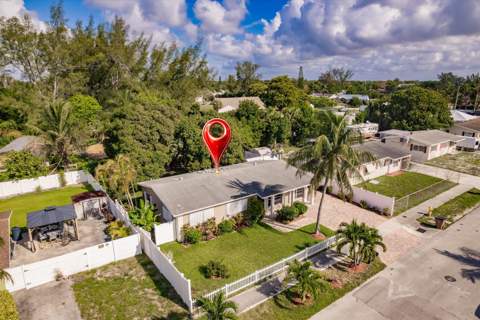 4241 NE 1st Terrace, Pompano Beach FL - photo 9 of 25