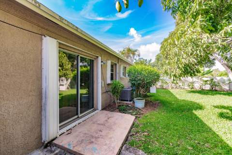 4241 NE 1st Terrace, Pompano Beach FL - photo 10 of 25