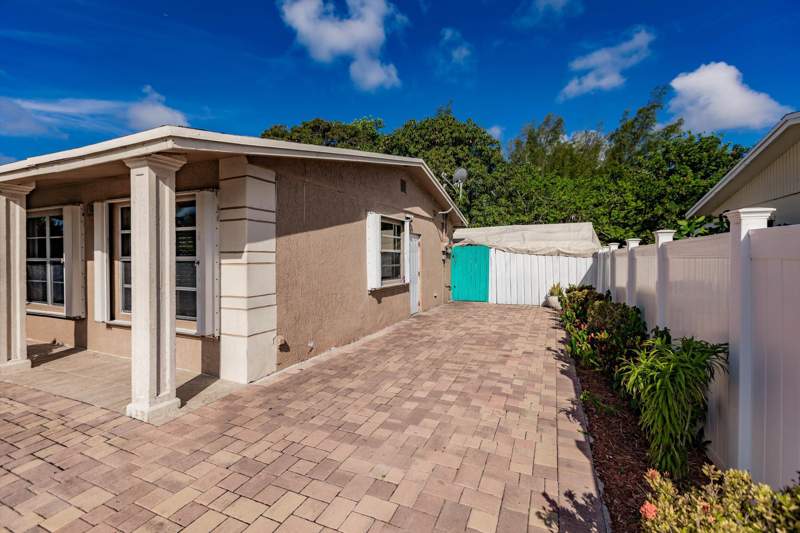 3 bedroom Single Family Residence at 4241 NE 1st Terrace, Pompano Beach Highlands 8th Sec, Pompano Beach — photo 3