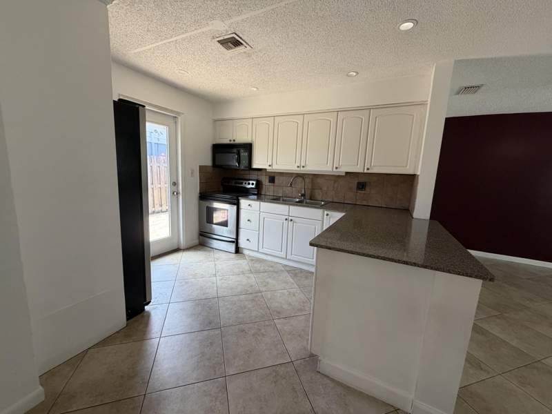 3 bedroom Single Family Residence at 4250 NE 12th Avenue, Pine Beach, Pompano Beach — photo 4