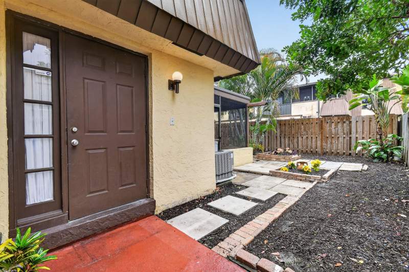 2 bedroom Townhouse at 3502 Gardens East Drive #B, Cedar Gardens Townhouses, Palm Beach Gardens — photo 5