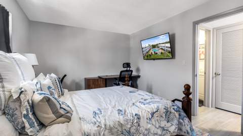 228 Hibiscus Avenue #233, Lauderdale-By-The-Sea FL - photo 7 of 35