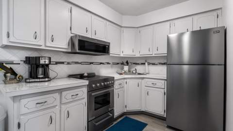 228 Hibiscus Avenue #233, Lauderdale-By-The-Sea FL - photo 14 of 35