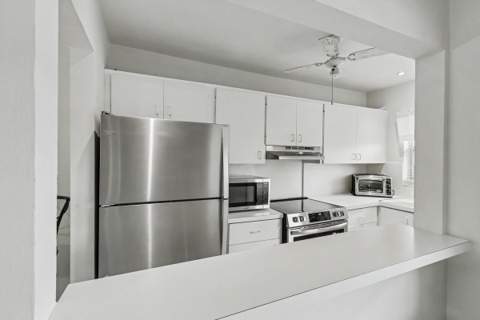 5300 Washington Street #E208, Hollywood FL - photo 15 of 52