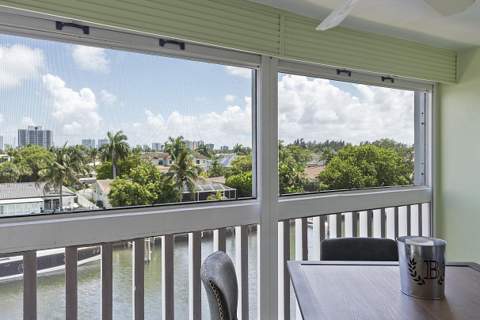 455 Paradise Isle Boulevard #404, Hallandale Beach FL - photo 19 of 55