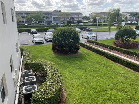 189 E Preston Way, Boca Raton FL - photo 8 of 10