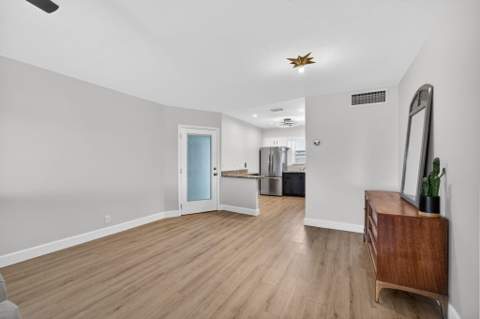 110 Wettaw Lane #202, North Palm Beach FL - photo 15 of 44
