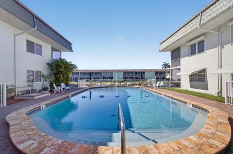 110 Wettaw Lane #202, North Palm Beach FL - photo 6 of 44