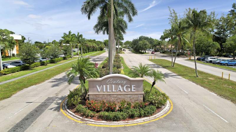 2 bedroom Condominium at 210 Wellington, Wellington Condos, West Palm Beach — photo 2