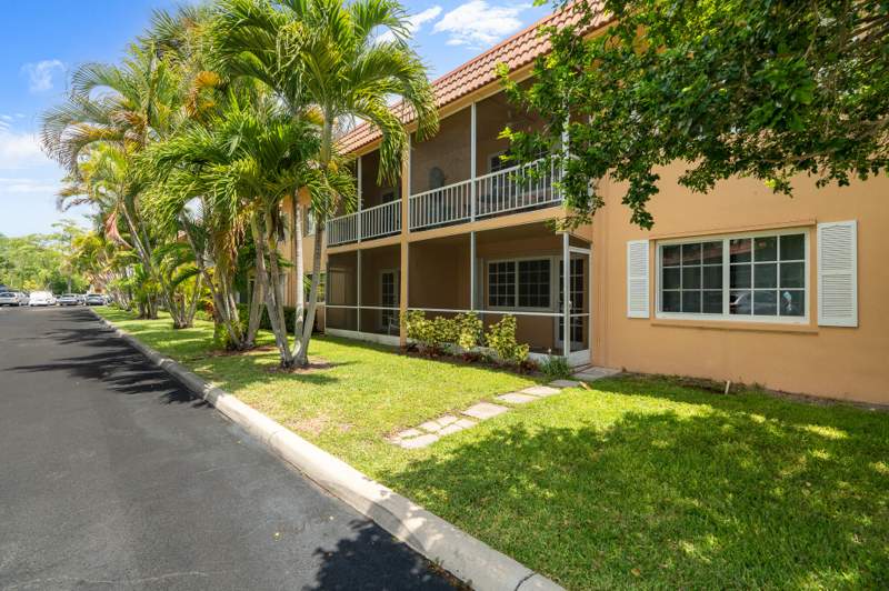 2 bedroom Condominium at 1940 NE 2nd Avenue #106j, Manor Grove Village Four Condo, Wilton Manors — photo 2