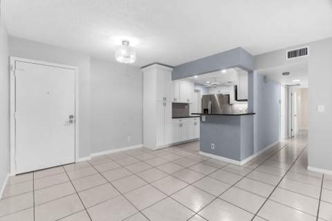 1940 NE 2nd Avenue #106j, Wilton Manors FL - photo 12 of 41