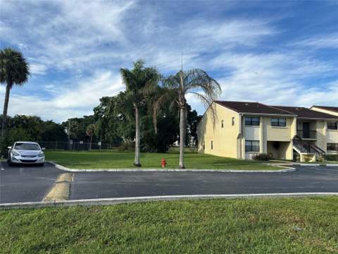 22415 SW 61st Way #202, Boca Raton FL - photo 11 of 14