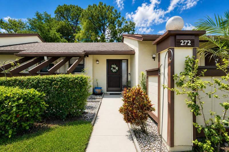 2 bedroom Villa at 272 Beaver Dam Court, Strathmore Gate West Unit 1, Royal Palm Beach — photo 2