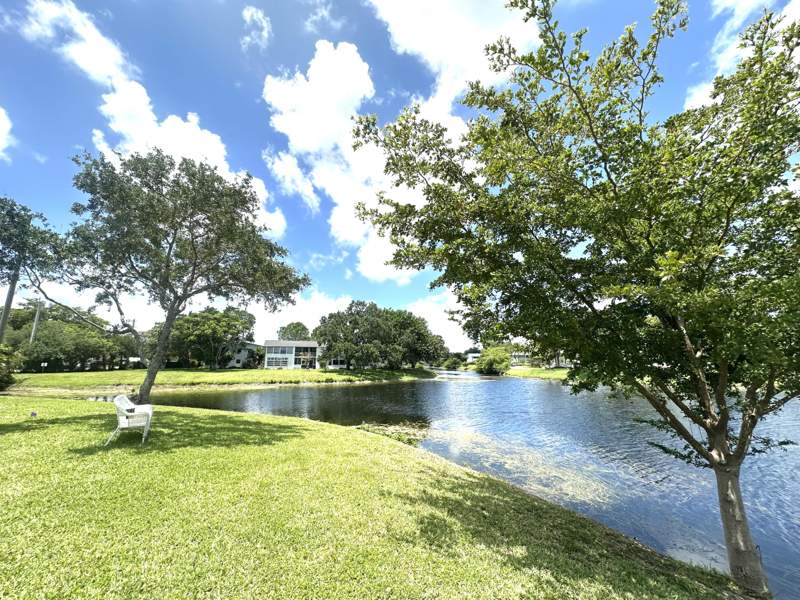 1 bedroom Condominium at 2060 Harwood E, Century Village East, Deerfield Beach — photo 2