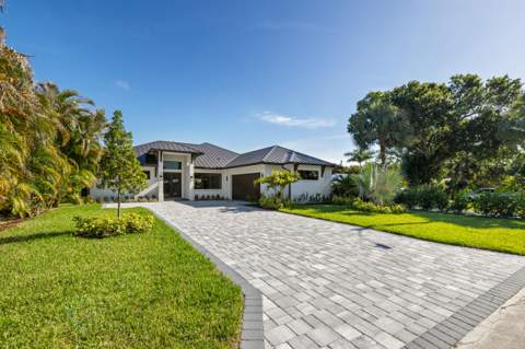 513 SW South Carolina Drive, Stuart FL - photo 12 of 39
