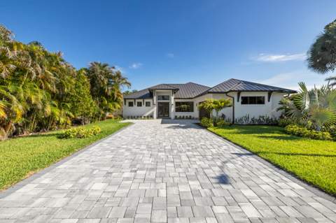 513 SW South Carolina Drive, Stuart FL - photo 10 of 39