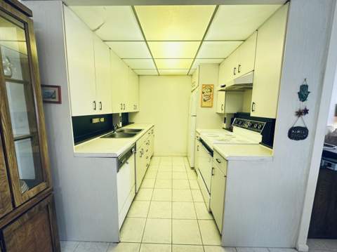 2060 Harwood E, Deerfield Beach FL - photo 10 of 59