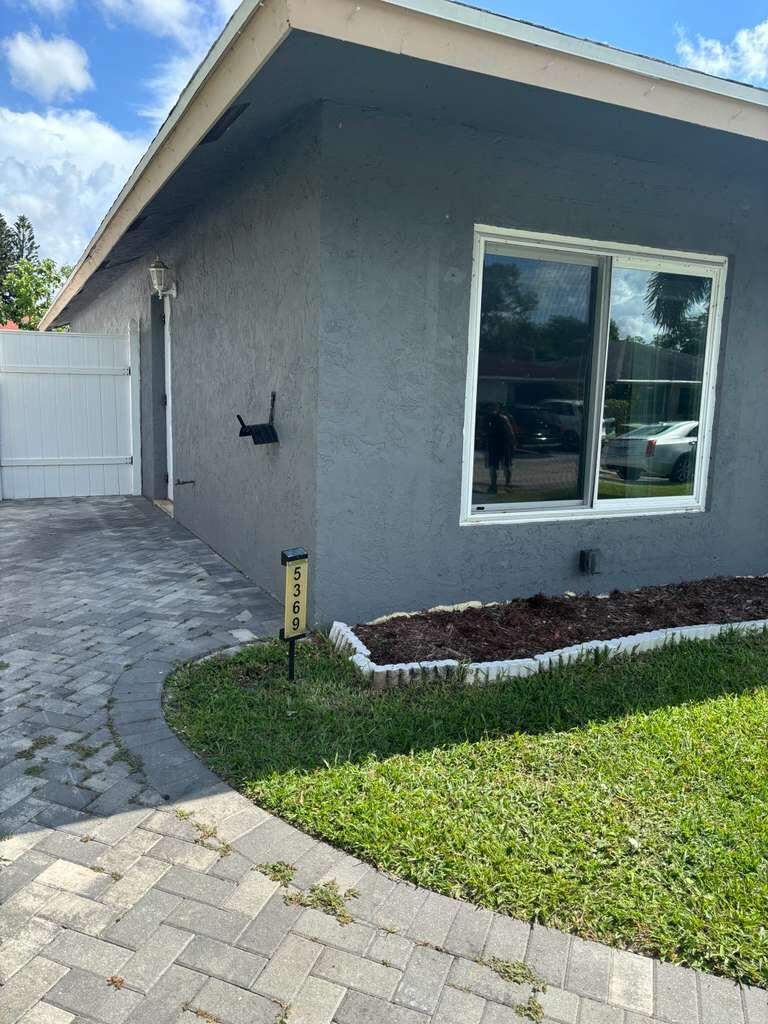 3 bedroom Single Family Residence at 5369 Gene Circle, Summit Pines Unit 2, West Palm Beach — photo 3