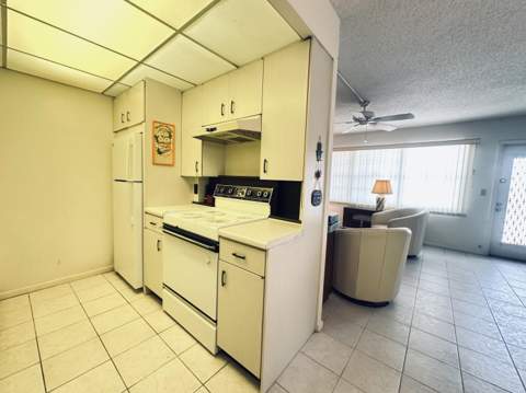 2060 Harwood E, Deerfield Beach FL - photo 11 of 59