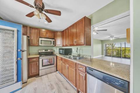 7541 NW 16th Street #1411, Plantation FL - photo 10 of 44