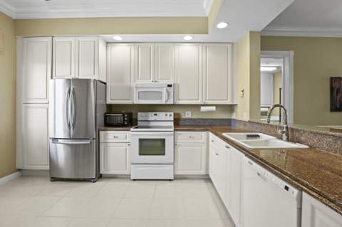 26 Harbour Isle Drive #Ph06, Fort Pierce FL - photo 13 of 48