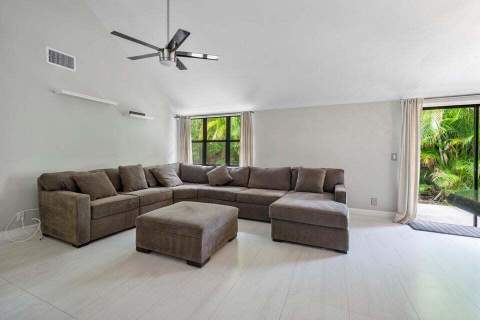 4140 Woods End Road, Boca Raton FL - photo 8 of 14