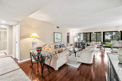 5687 Fairway Park Drive, Boynton Beach FL - photo 6 of 34