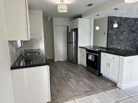 2811 NW 8th Street, Pompano Beach FL - photo 7 of 18