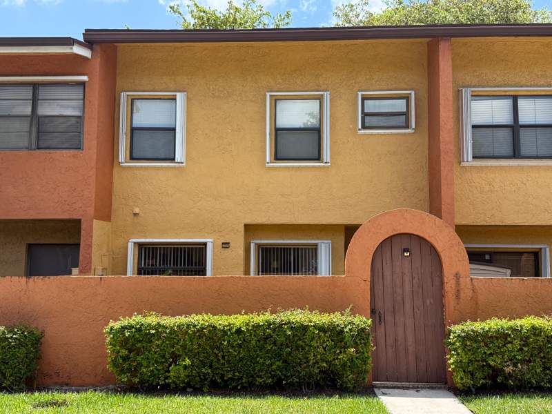 2 bedroom Townhouse at 4567 NW 90th Avenue, Springtree Lakes, Sunrise — photo 3