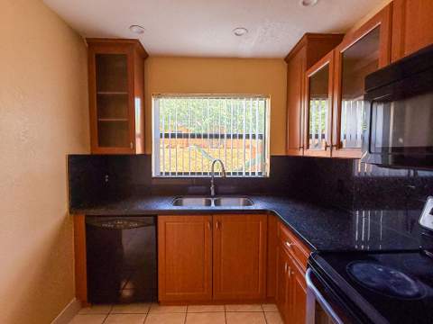 4567 NW 90th Avenue, Sunrise FL - photo 6 of 27